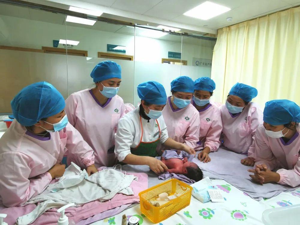 奉新县妇婴监护型护送